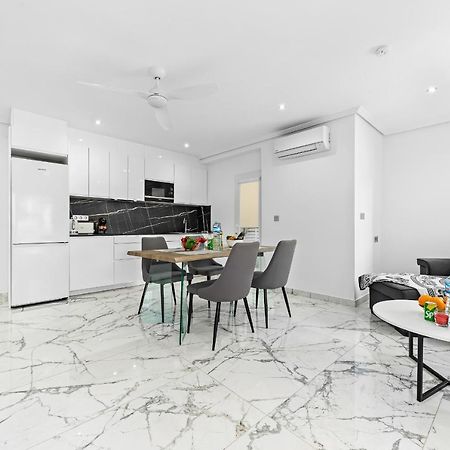 Apolo Beach Front - Sea View Luxury Apartment Torrevieja Bagian luar foto