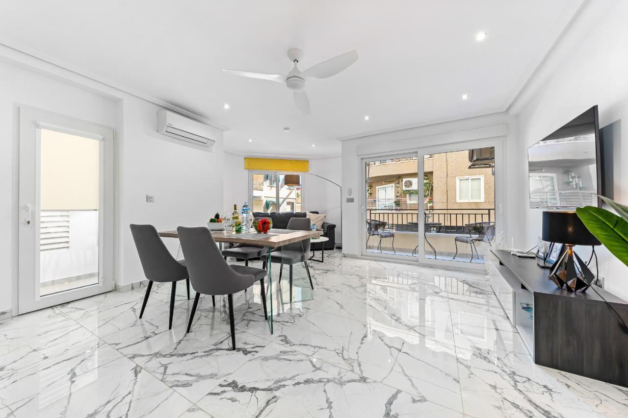 Apolo Beach Front - Sea View Luxury Apartment Torrevieja Bagian luar foto