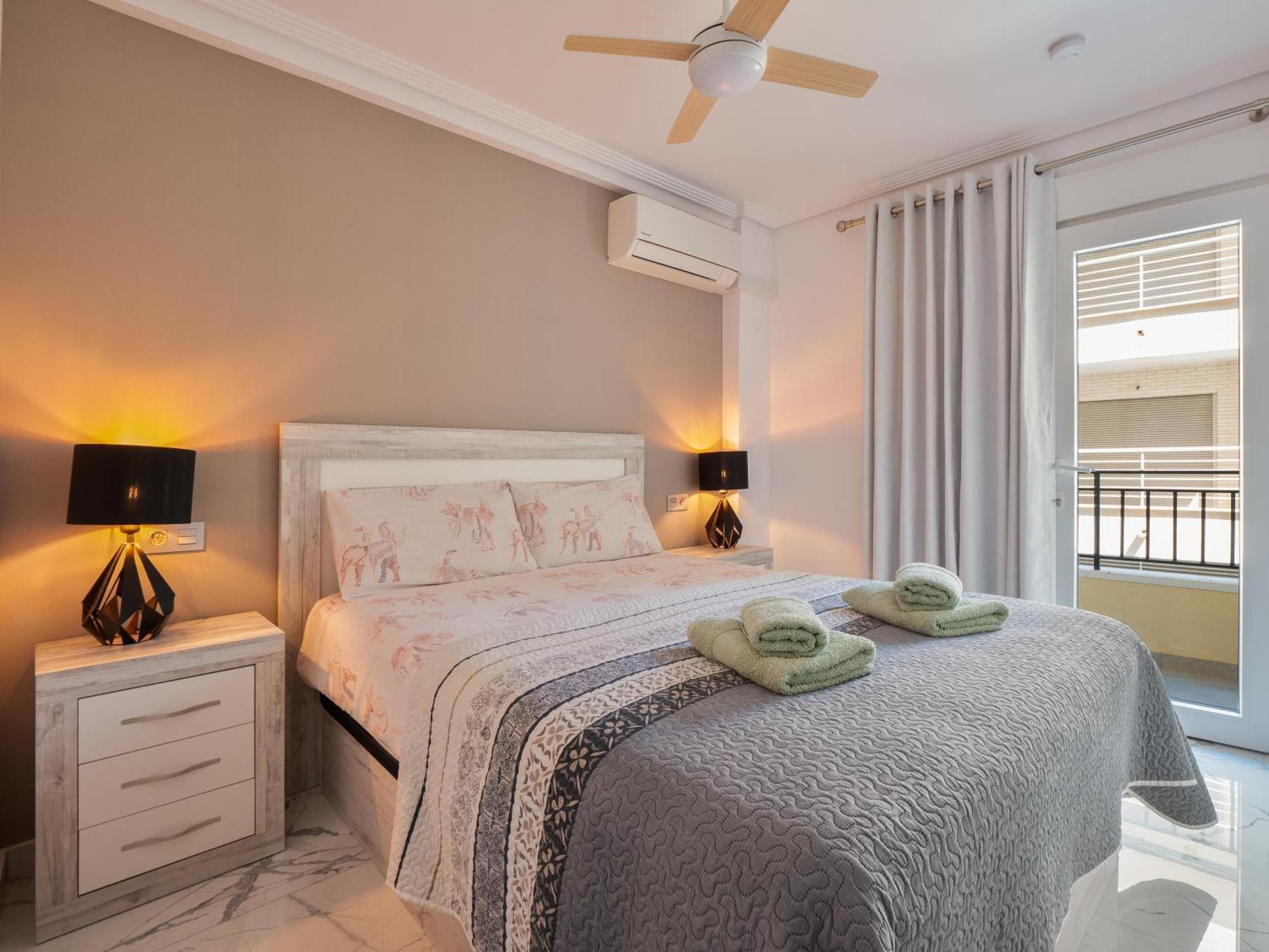Apolo Beach Front - Sea View Luxury Apartment Torrevieja Bagian luar foto
