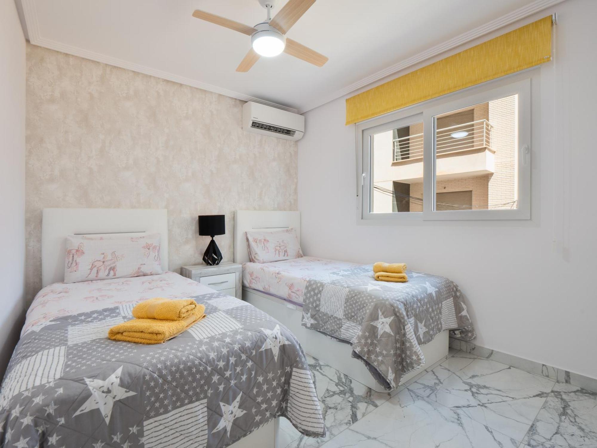 Apolo Beach Front - Sea View Luxury Apartment Torrevieja Bagian luar foto